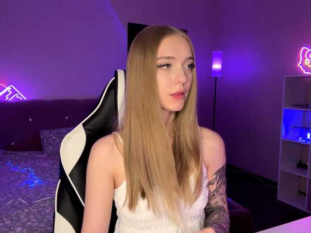 VersieBruegman's BongaCams show and profile