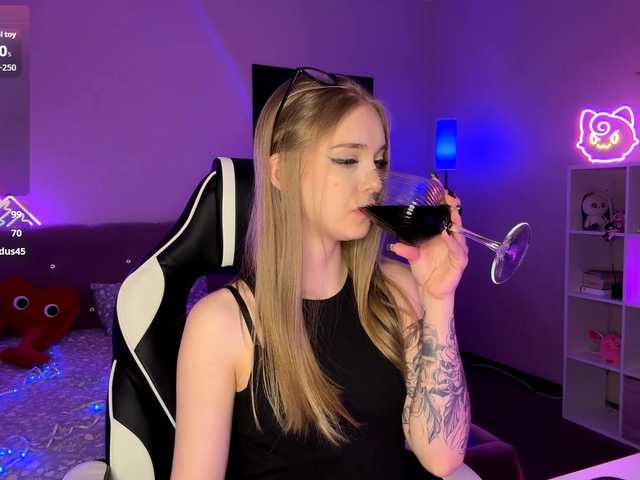 VersieBruegman's BongaCams show and profile