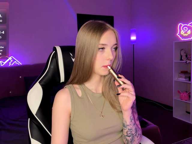 VersieBruegman's BongaCams show and profile