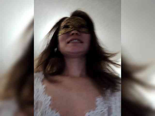 Milli111 Live Webcam on BongaCams