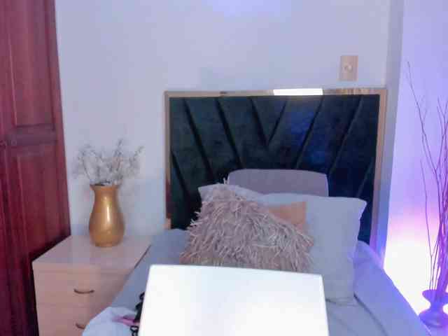 TyanaFerrell webcam