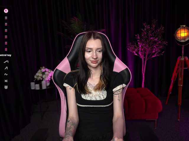 le modèle TrixVoid est en webcam porno dans un show sur le site bongacams, il possède les tags suivants: White/Caucasian,Brunette,Shaved