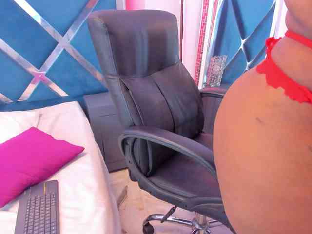 ZaiyaJones webcam