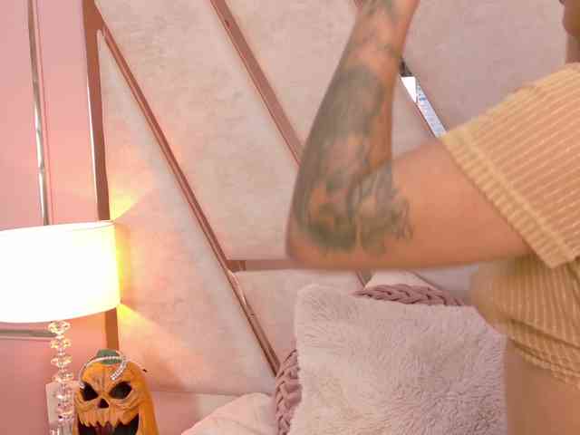 SarahPrescott webcam