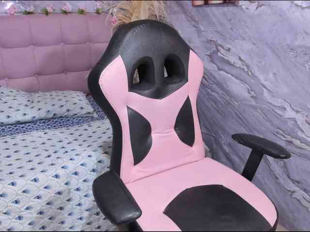 ale-millerr Live Webcam on BongaCams