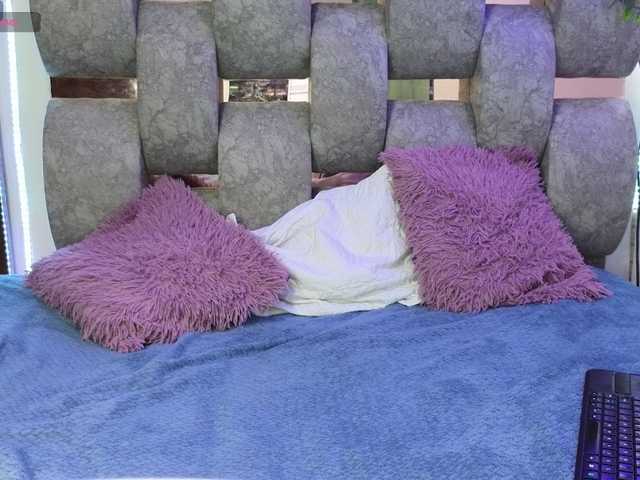 alix-kitty's BongaCams show and profile