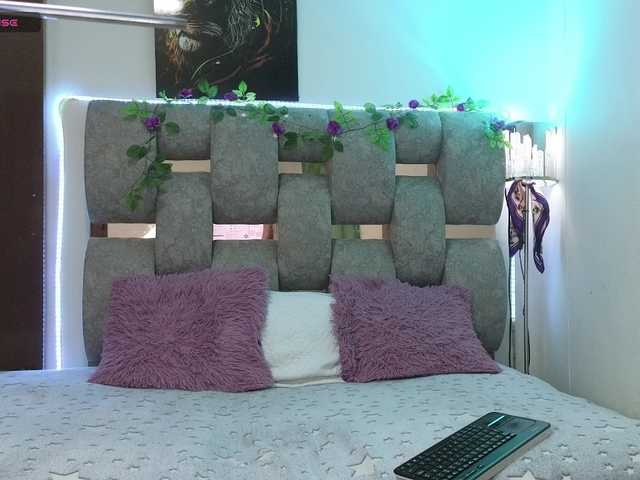 alix-kitty's BongaCams show and profile