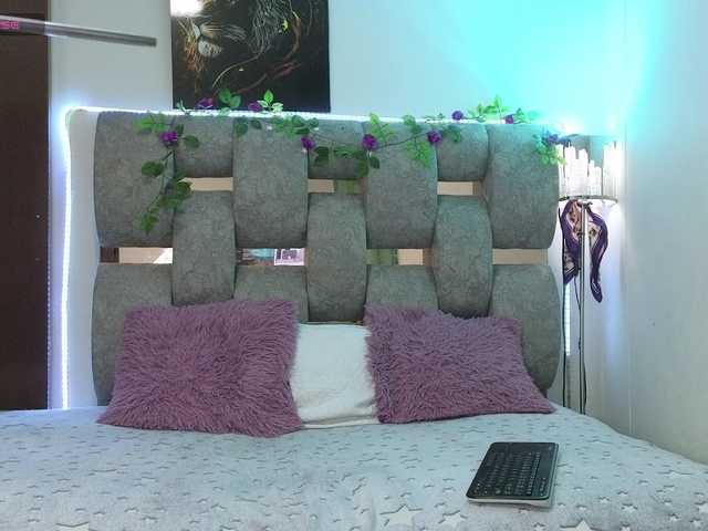 alix-kitty's BongaCams show and profile