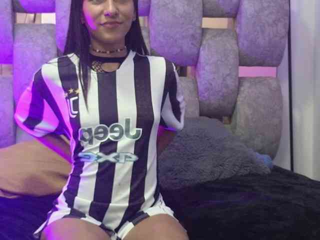 alix-kitty Live Webcam on BongaCams