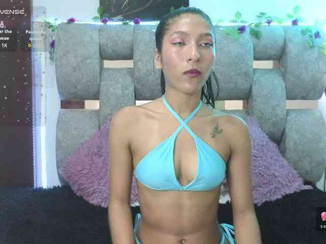 alix-kitty Live Webcam on BongaCams