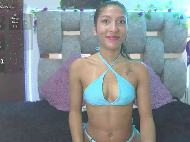 alix-kitty Live Webcam on BongaCams