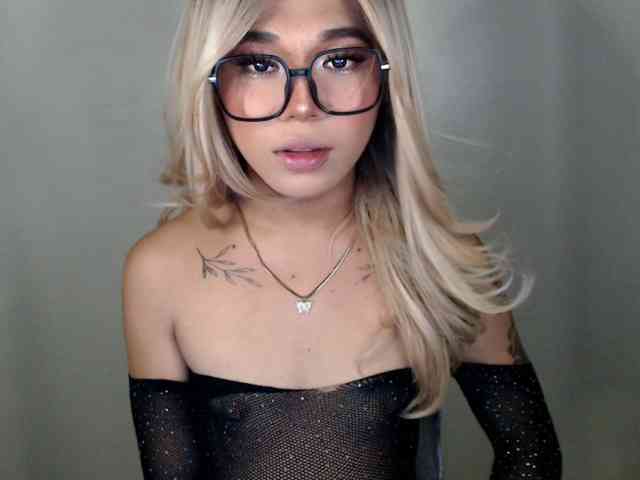 Lyaennasummer19a Live Webcam on BongaCams