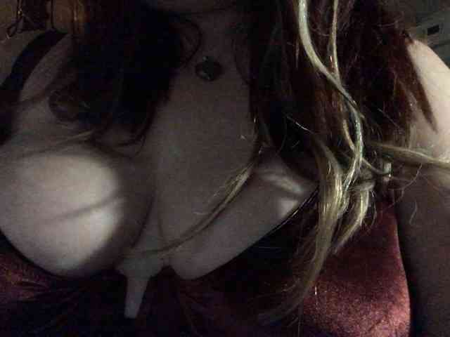 Queen13x webcam