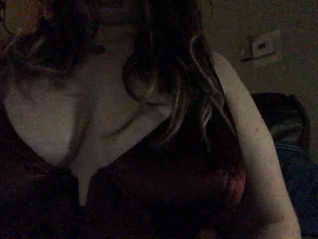 Queen13x webcam