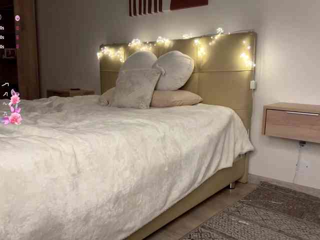 DennaEffinger webcam