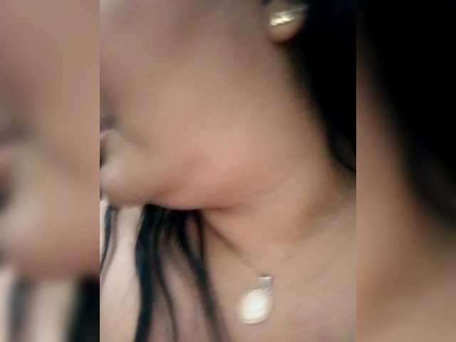 me1any2025-model-az9123 Live Cam on BongaCams