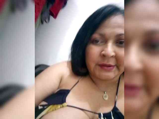 me1any2025-model... Live Webcam on BongaCams