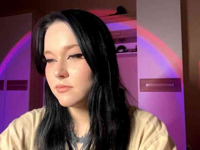 CharlaJarman webcam