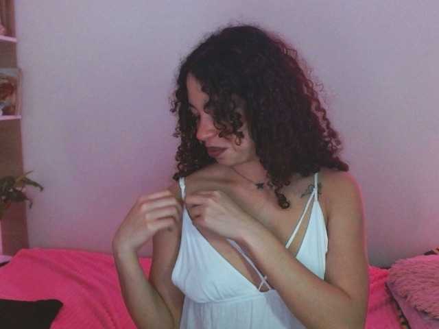 le modèle Medussa333 est en webcam porno dans un show sur le site bongacams, il possède les tags suivants: Latino/Hispanic,Redhead,Shaved