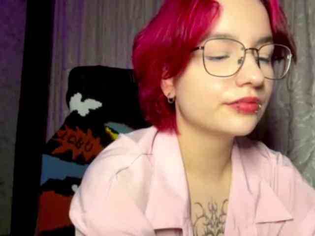 YoungAvenoso webcam