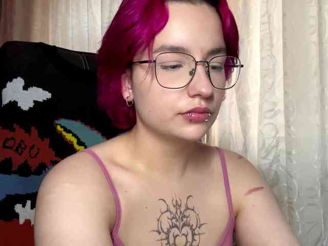YoungAvenoso webcam