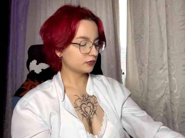 YoungAvenoso webcam