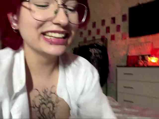 YoungAvenoso webcam