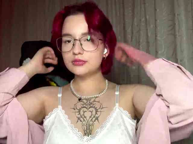 YoungAvenoso webcam
