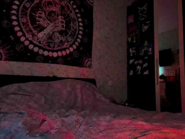 YoungAvenoso webcam