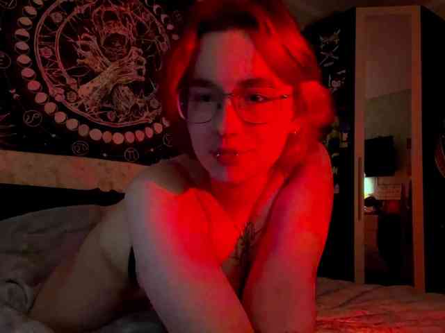 YoungAvenoso webcam