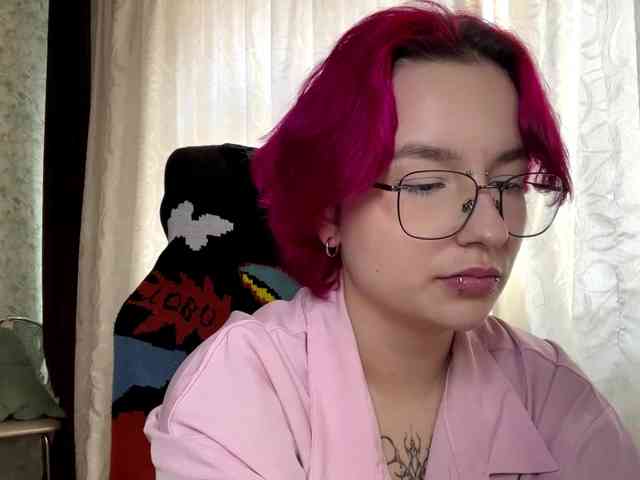YoungAvenoso webcam