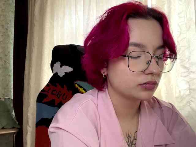 YoungAvenoso webcam