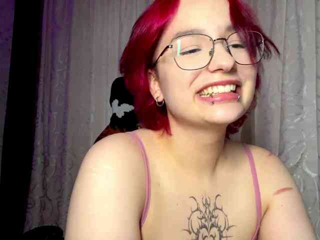 YoungAvenoso webcam