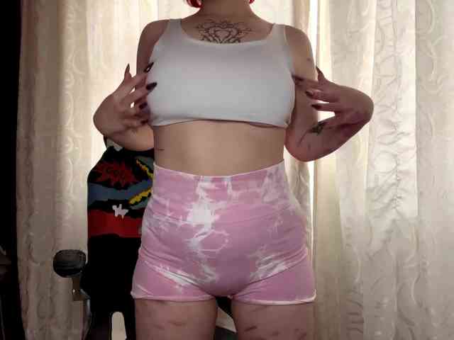YoungAvenoso webcam