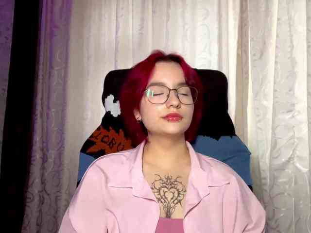 YoungAvenoso webcam