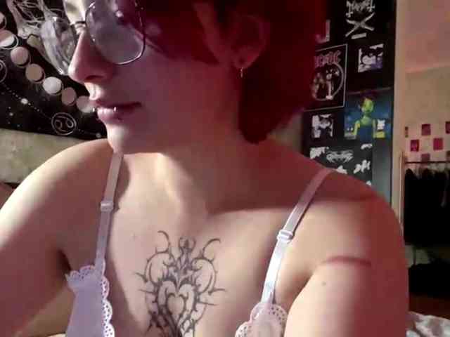 YoungAvenoso webcam
