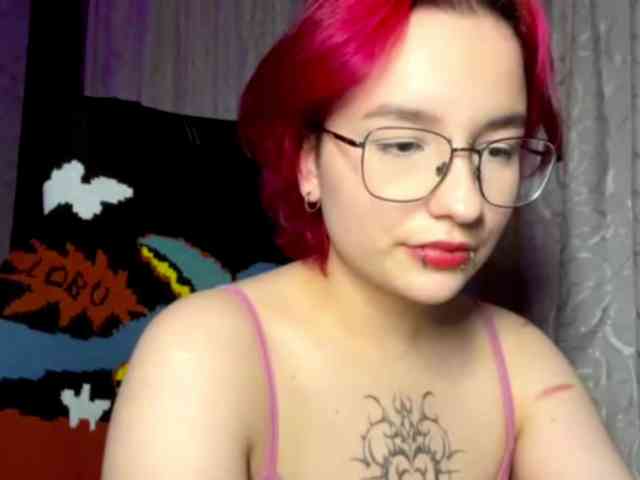 YoungAvenoso webcam