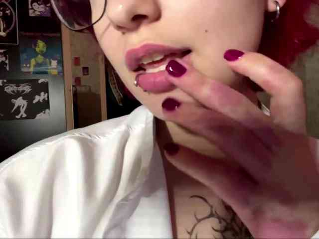 YoungAvenoso webcam