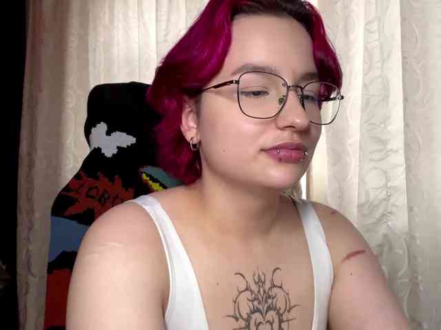 YoungAvenoso webcam