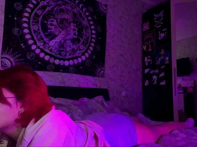 YoungAvenoso webcam