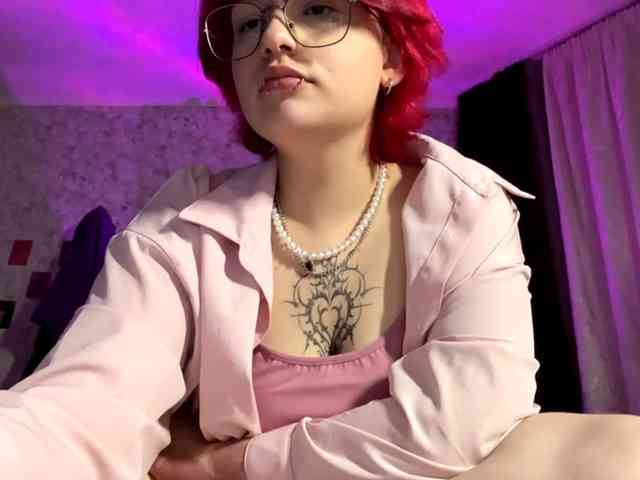 YoungAvenoso webcam