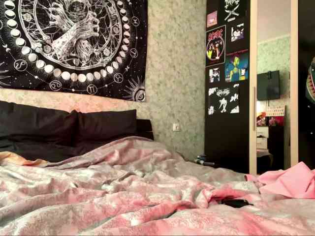 YoungAvenoso webcam