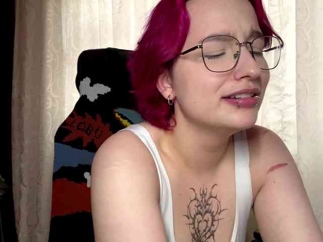 YoungAvenoso webcam