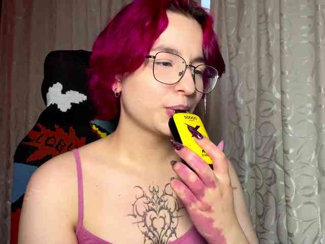 YoungAvenoso webcam