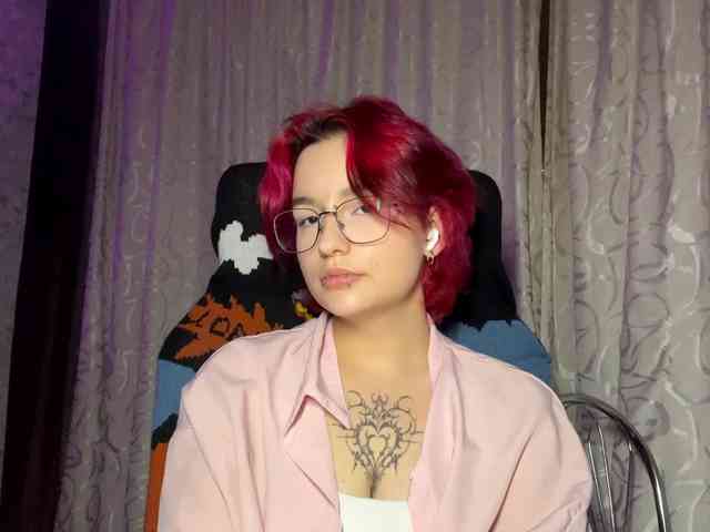 YoungAvenoso webcam