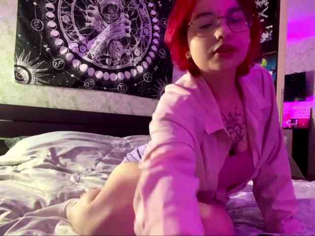 YoungAvenoso webcam