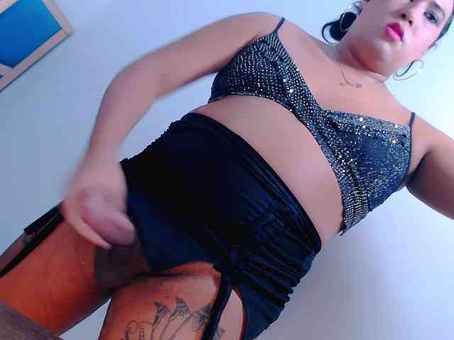 alondrabitch Live Webcam on BongaCams