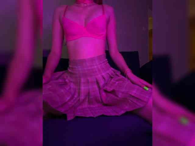Sweetpinke Live Webcam on BongaCams
