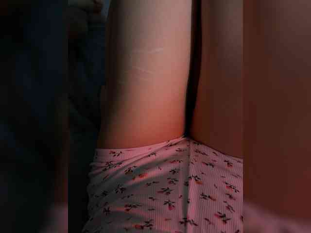 Lovemilss webcam