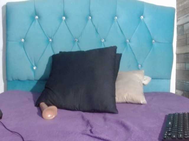 Yesamyn-Stone69's BongaCams show and profile